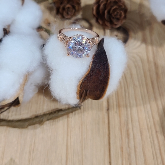 🩷💛NEW🩷💛 STUNNING!! Vintage 2.5kt Round CZ Ring in ROSE GOLD plating - Picture 4 of 14